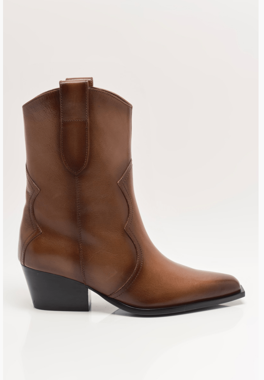 Cat nap cowboy boot in saddle leather - Heart On A Hanger
