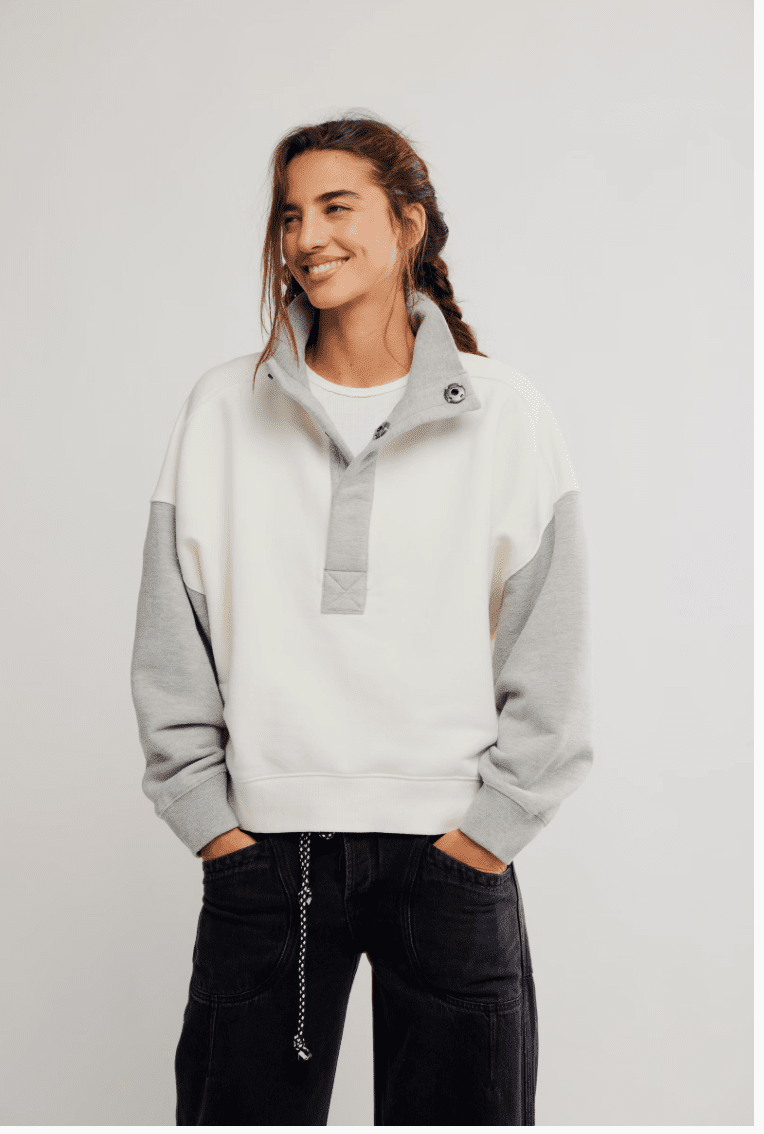 Color block timeless pullover - Heart On A Hanger