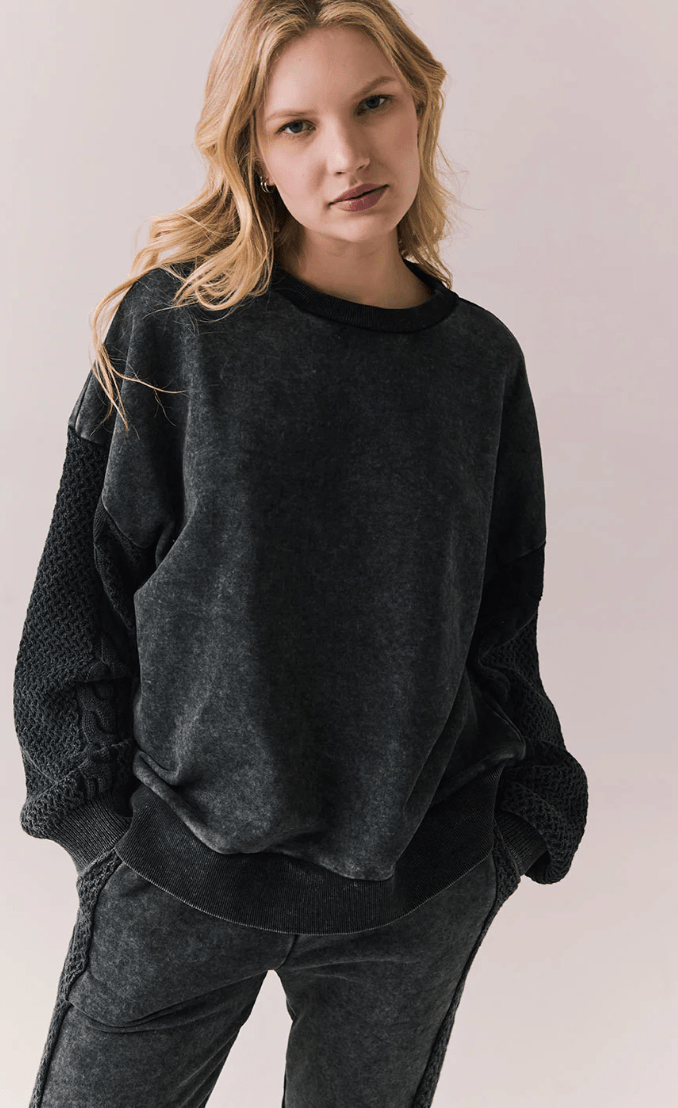 Cozy knit in true black - Heart On A Hanger