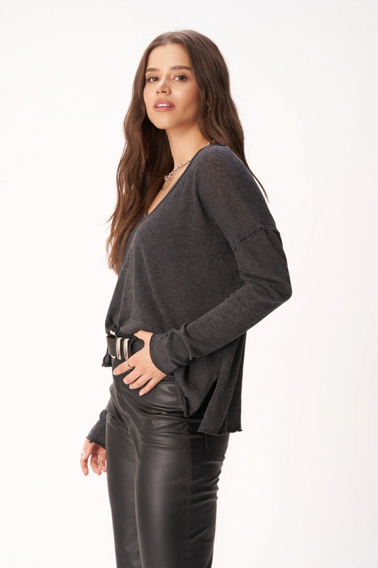 Mae textured v neck - Heart On A Hanger